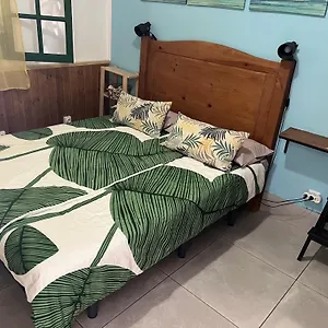https://casa-los-lagos.in-canary-islands.com